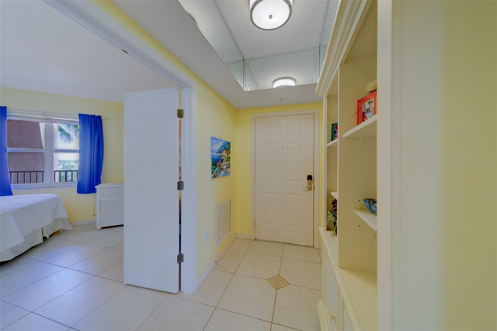 Image 38 of 67 For 16450 Gulf Boulevard 564