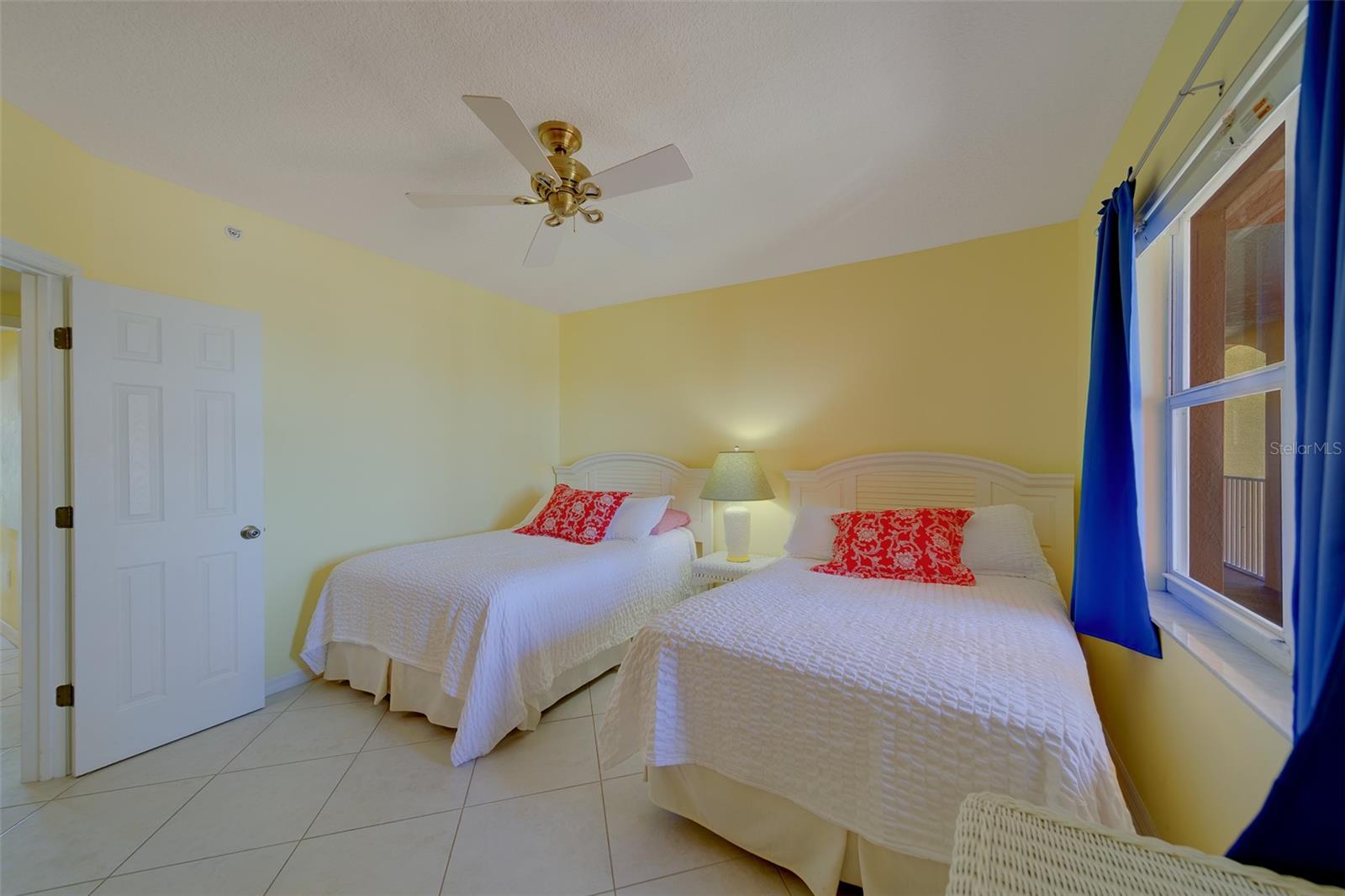 Image 41 of 67 For 16450 Gulf Boulevard 564