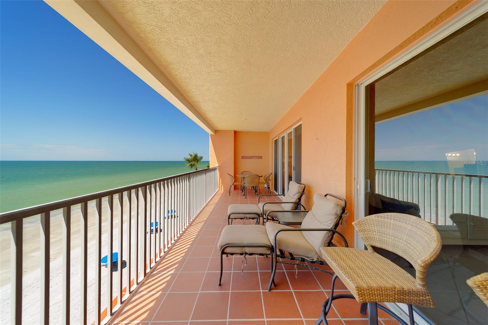 Image 42 of 67 For 16450 Gulf Boulevard 564