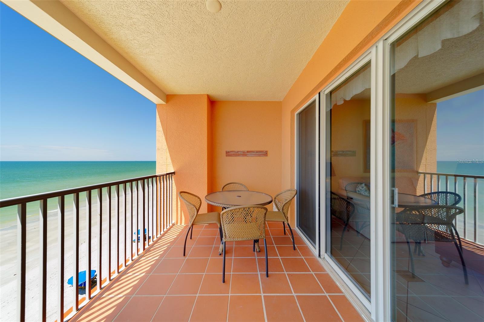 Image 43 of 67 For 16450 Gulf Boulevard 564