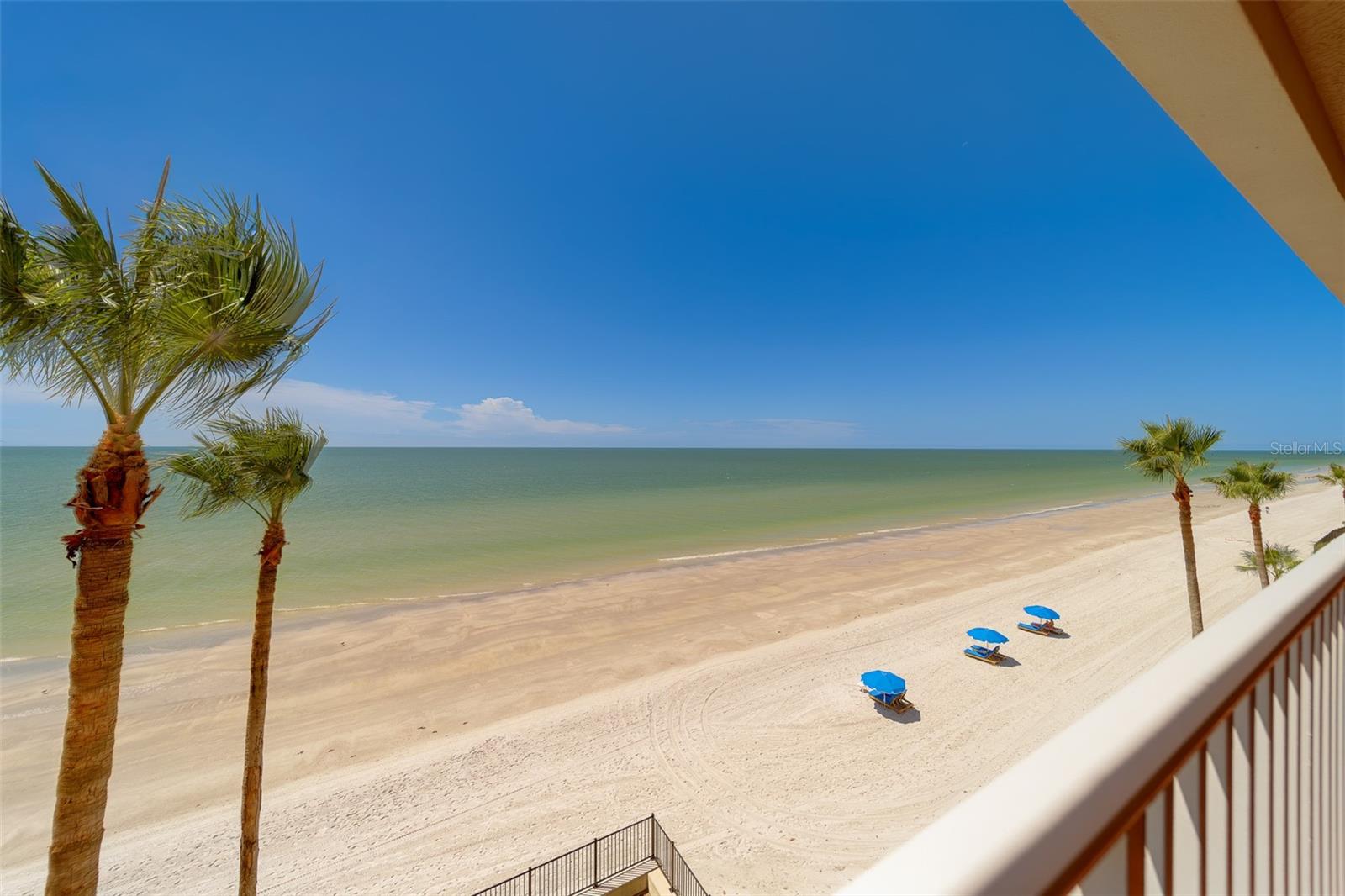 Image 45 of 67 For 16450 Gulf Boulevard 564