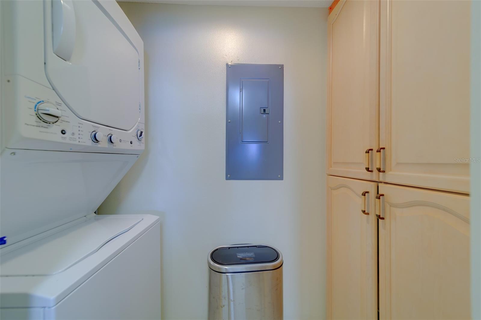 Image 47 of 67 For 16450 Gulf Boulevard 564