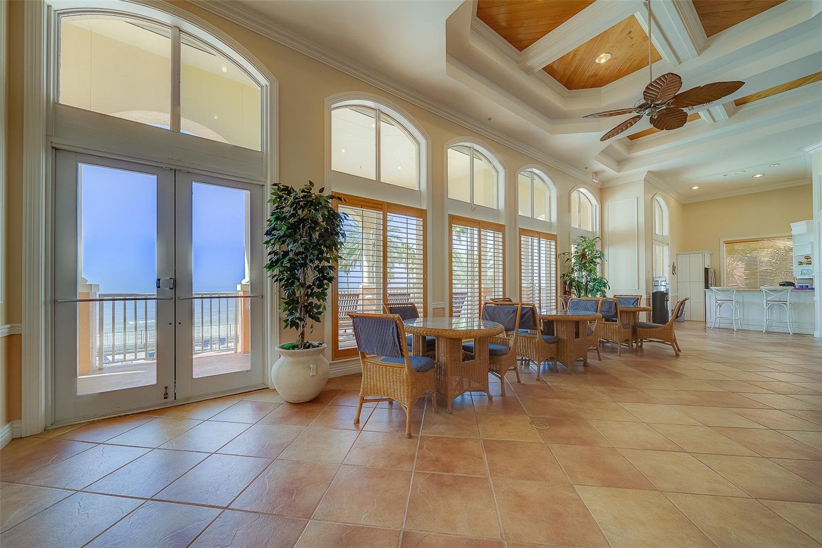 Image 53 of 67 For 16450 Gulf Boulevard 564