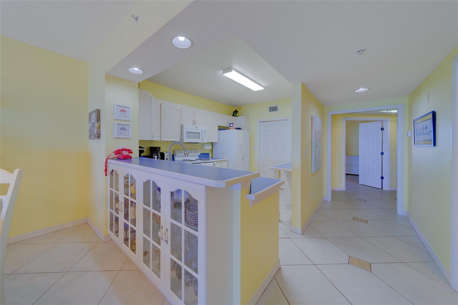 Image 6 of 67 For 16450 Gulf Boulevard 564