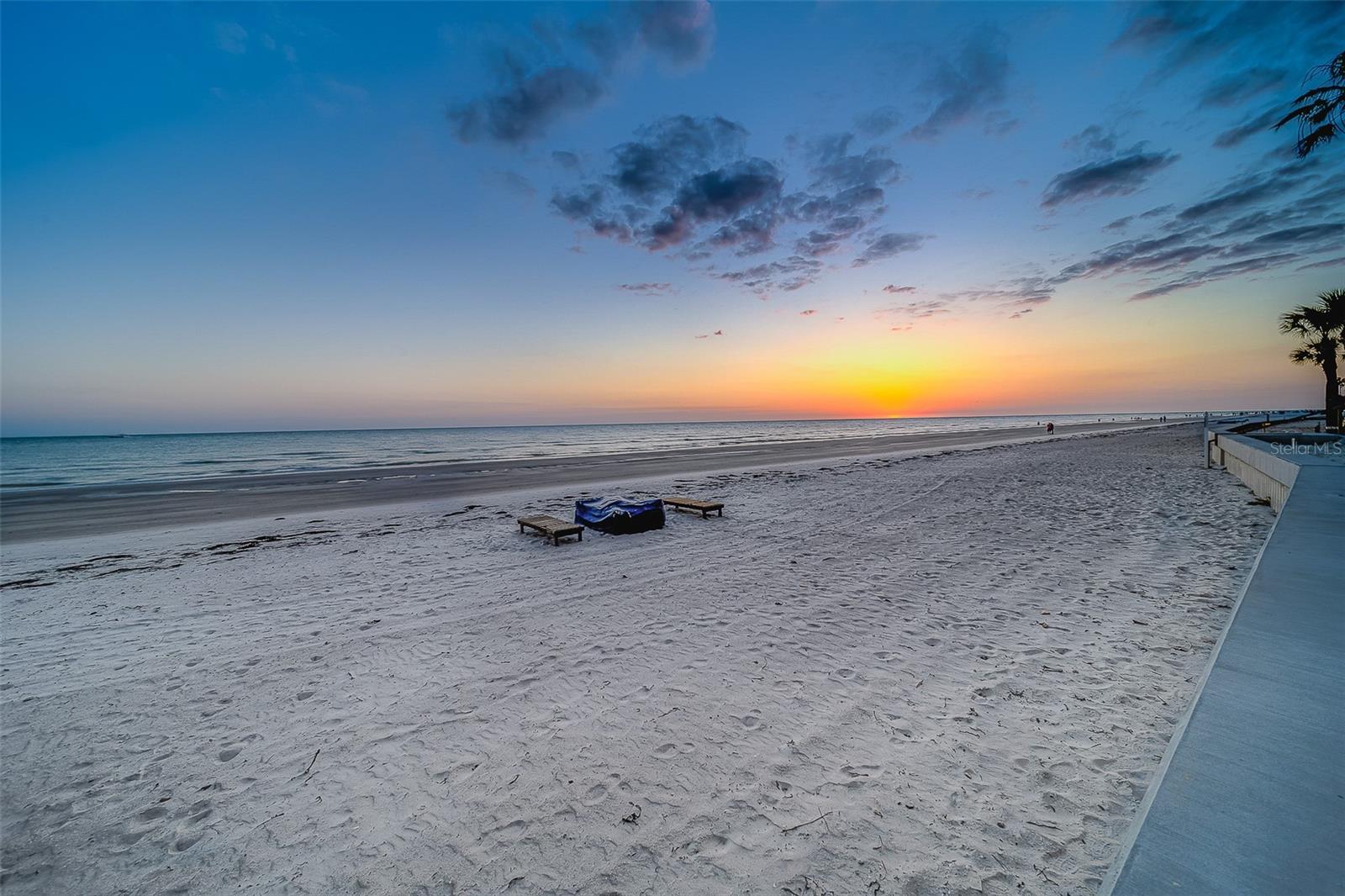 Image 61 of 67 For 16450 Gulf Boulevard 564