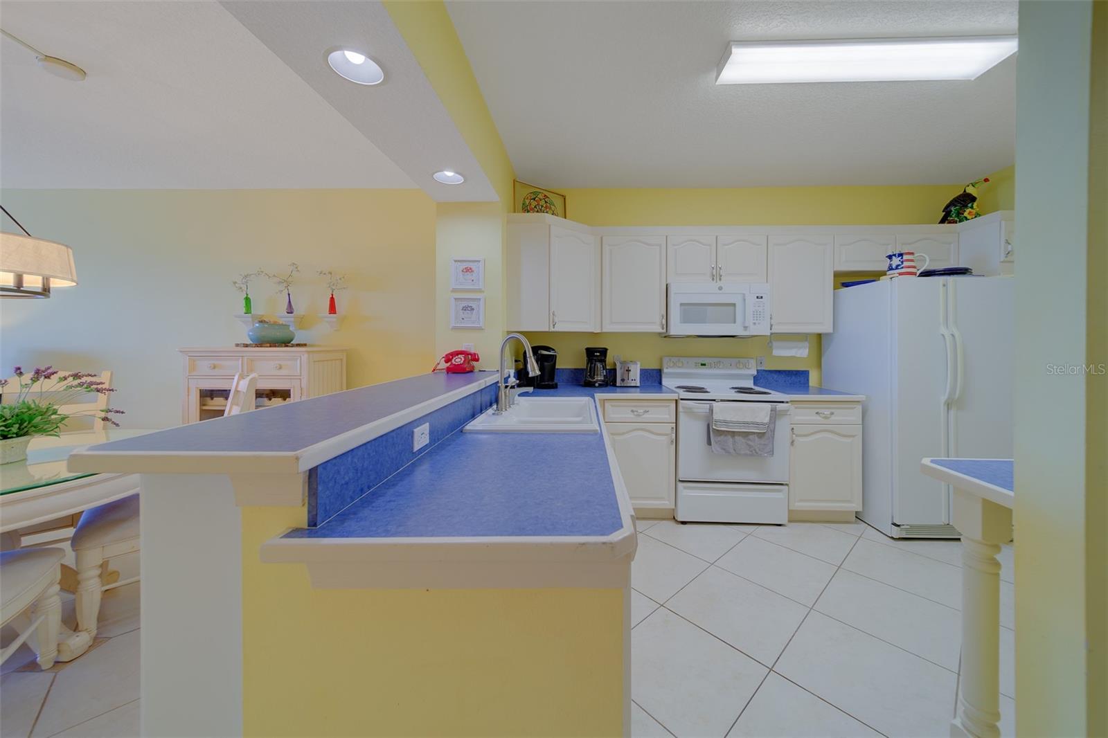 Image 9 of 67 For 16450 Gulf Boulevard 564