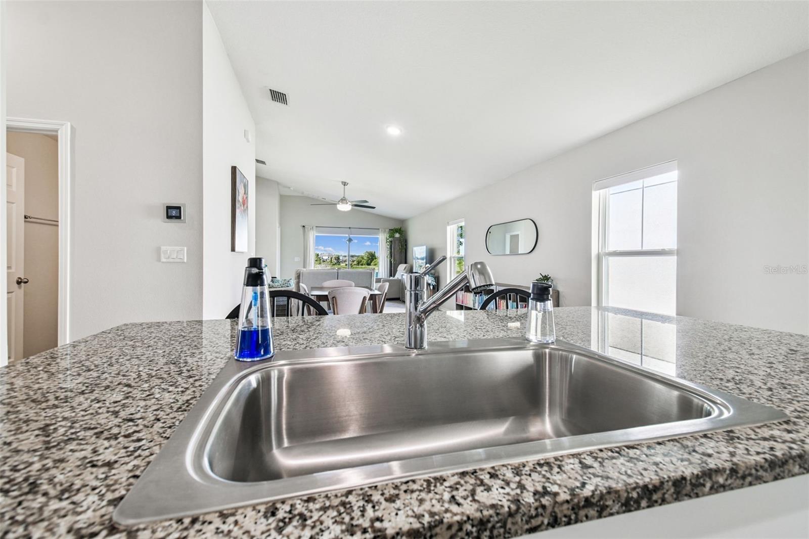 Listing photo id 10 for 14629 Brumby Ridge Avenue