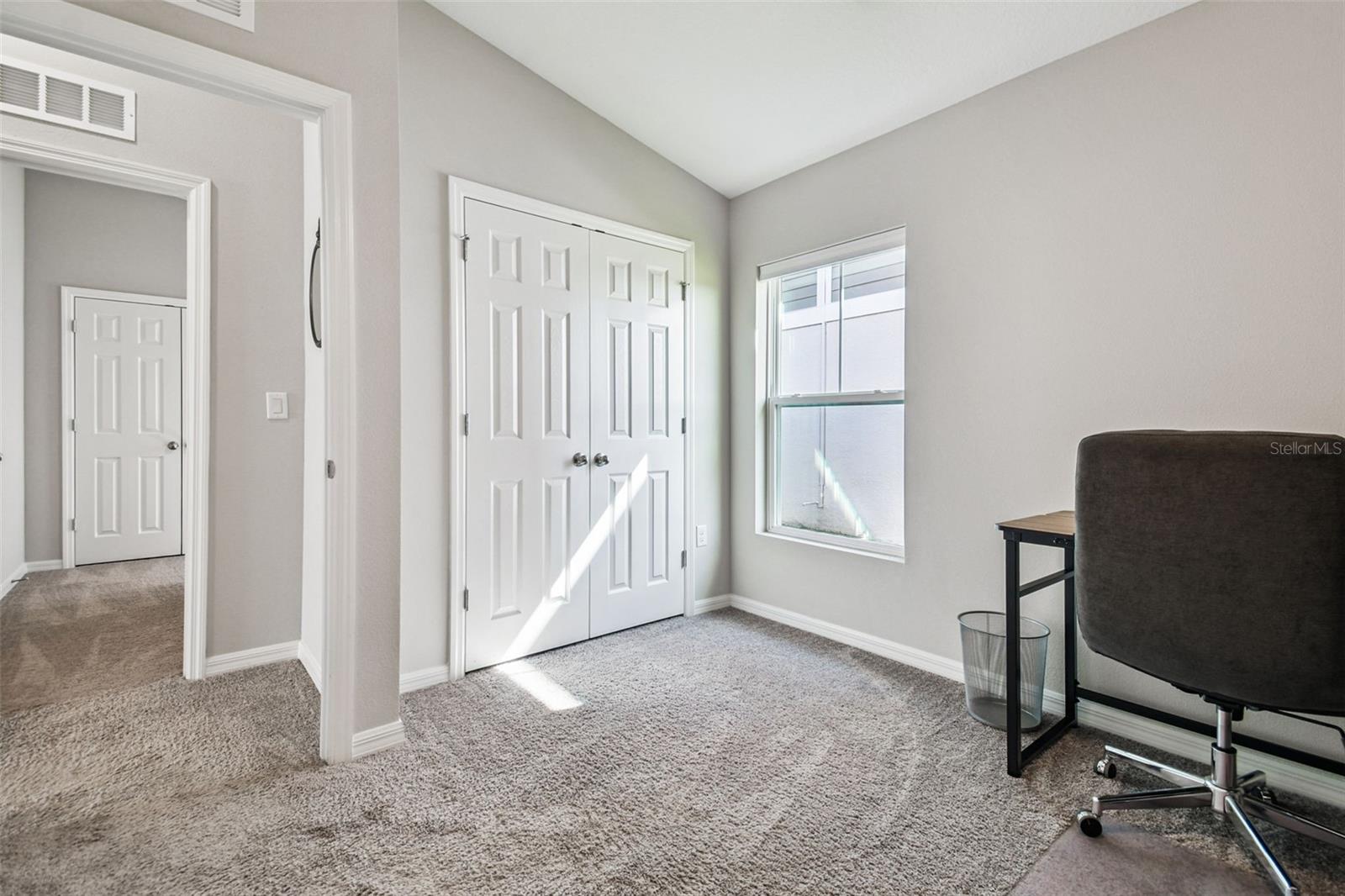 Listing photo id 15 for 14629 Brumby Ridge Avenue