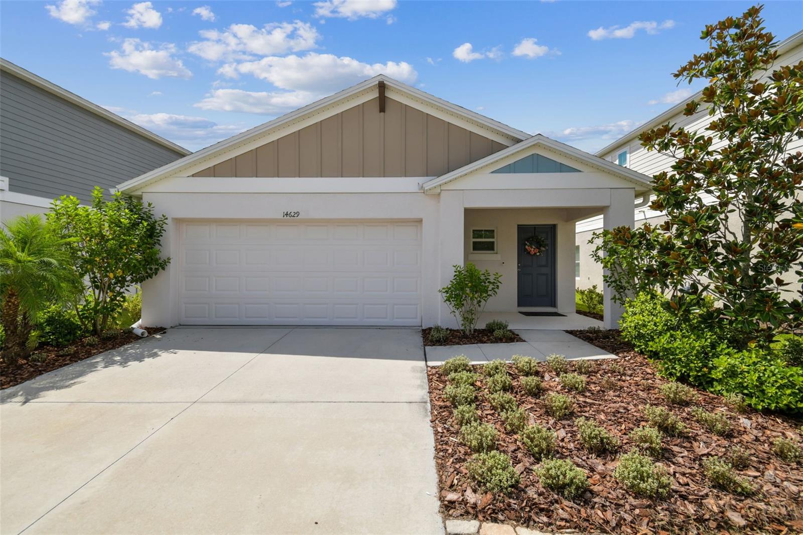 Listing photo id 0 for 14629 Brumby Ridge Avenue