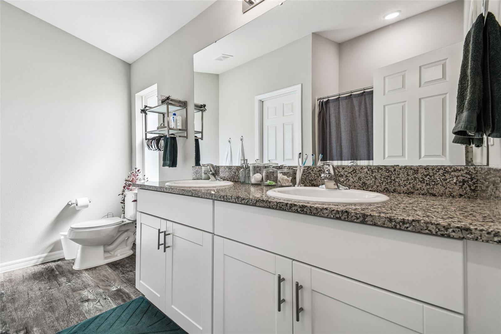 Listing photo id 20 for 14629 Brumby Ridge Avenue
