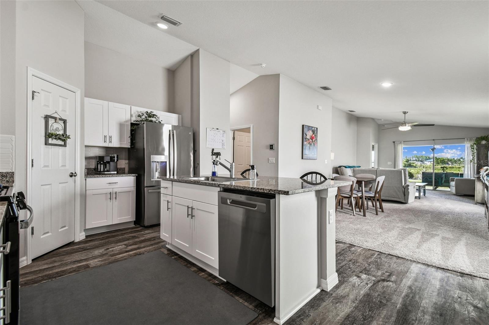 Listing photo id 2 for 14629 Brumby Ridge Avenue