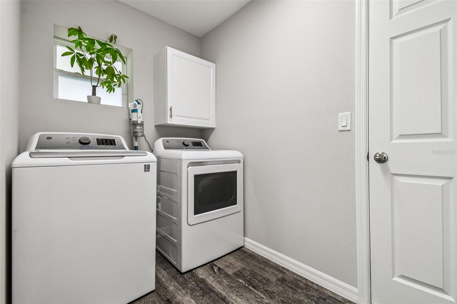 Listing photo id 4 for 14629 Brumby Ridge Avenue