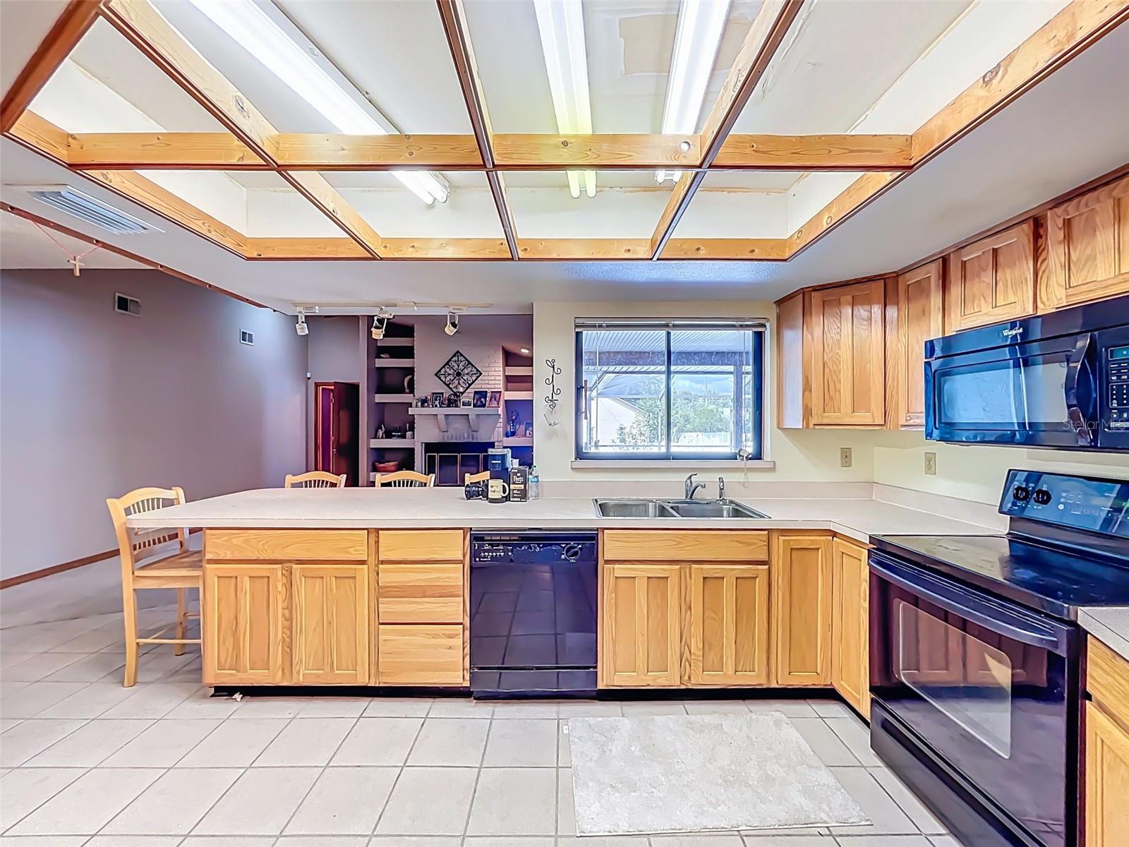 Image 10 of 34 For 25039 Tradewinds Drive
