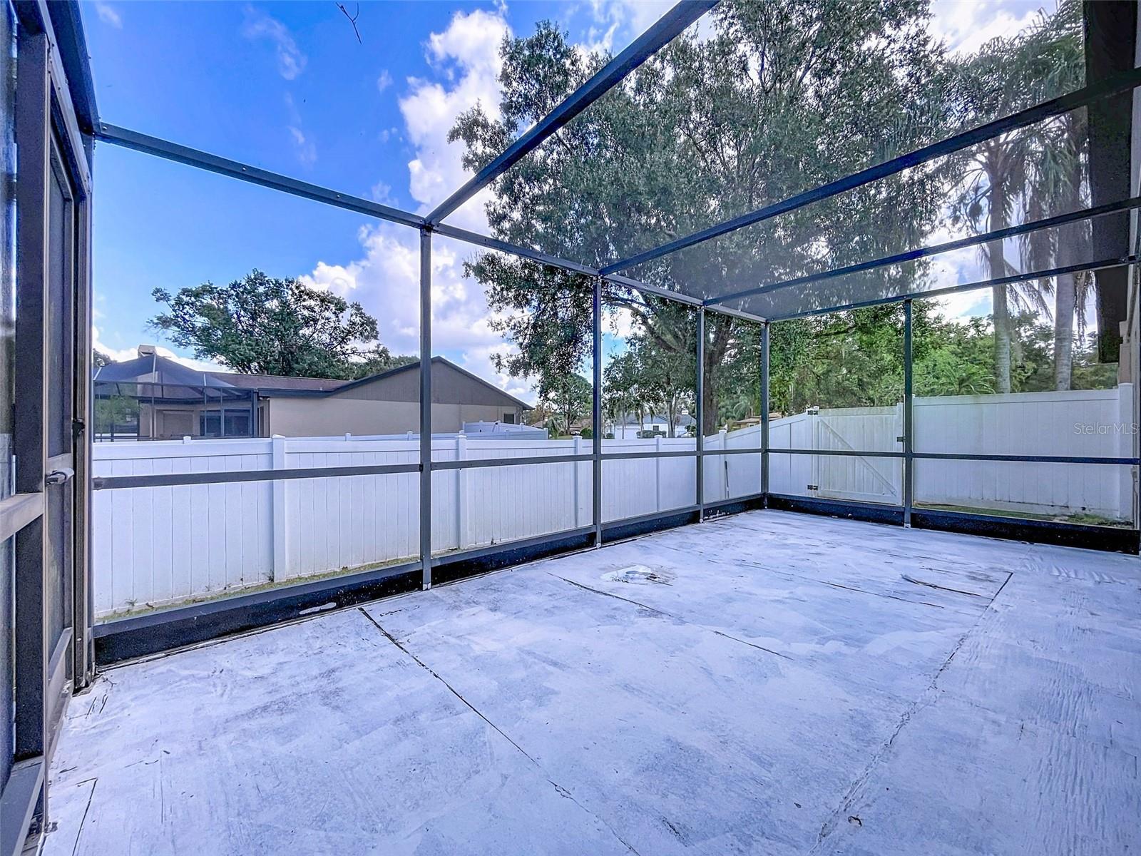 Image 27 of 34 For 25039 Tradewinds Drive