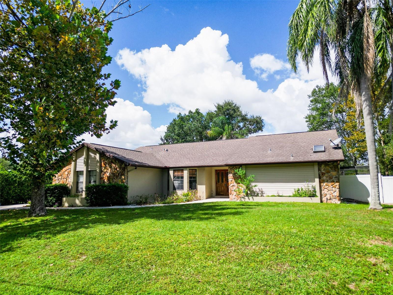 Image 3 of 34 For 25039 Tradewinds Drive