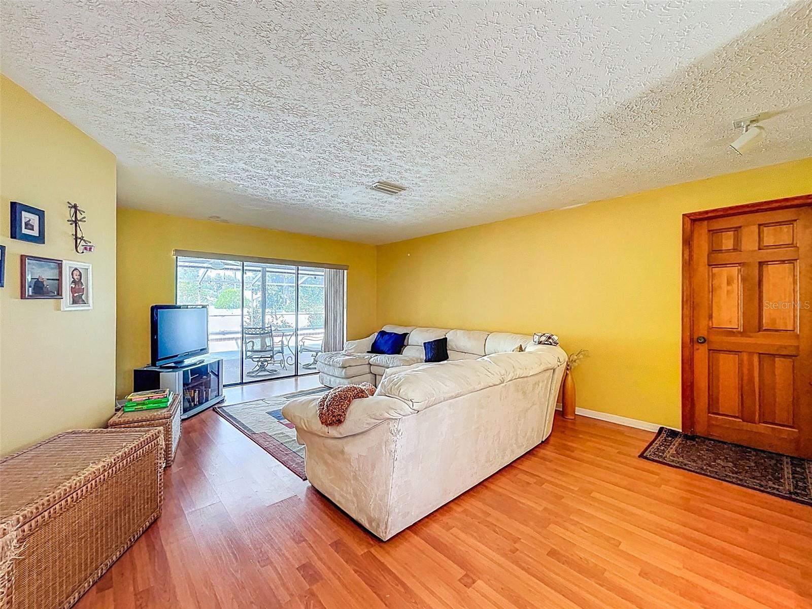 Image 5 of 34 For 25039 Tradewinds Drive