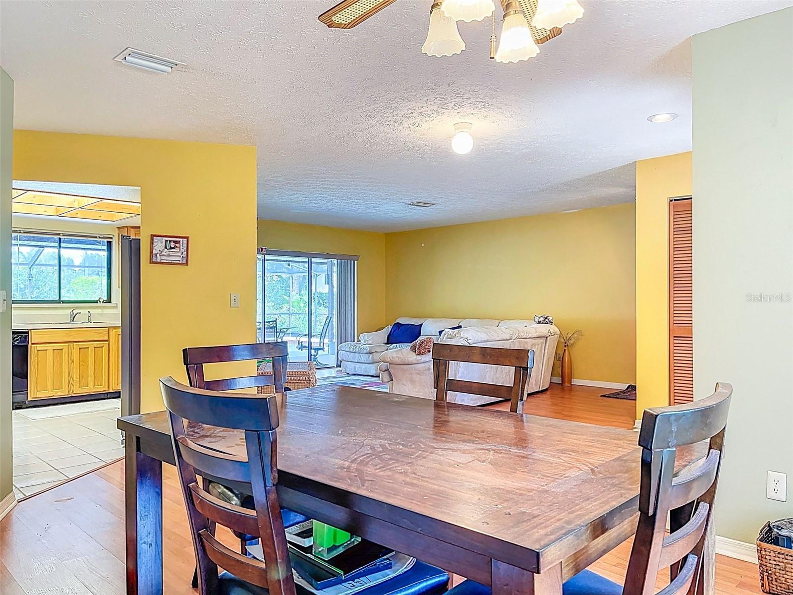 Image 7 of 34 For 25039 Tradewinds Drive