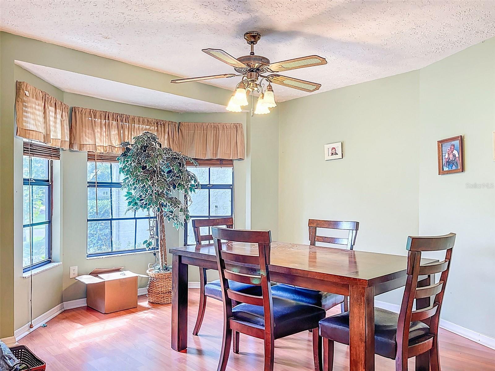 Image 8 of 34 For 25039 Tradewinds Drive
