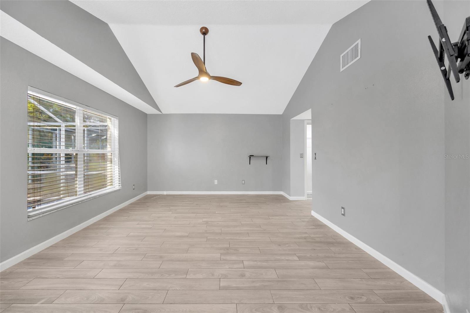Image 27 of 94 For 15811 Sanctuary Drive