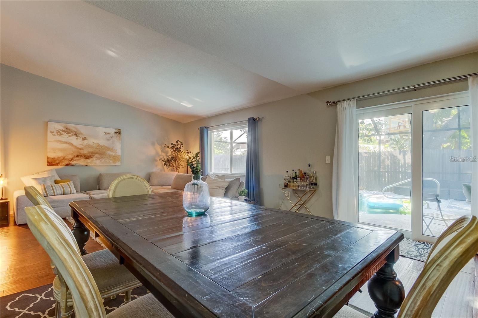 Image 6 of 17 For 6854 Circlecreek Drive