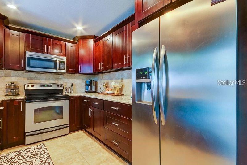 Image 8 of 17 For 6854 Circlecreek Drive
