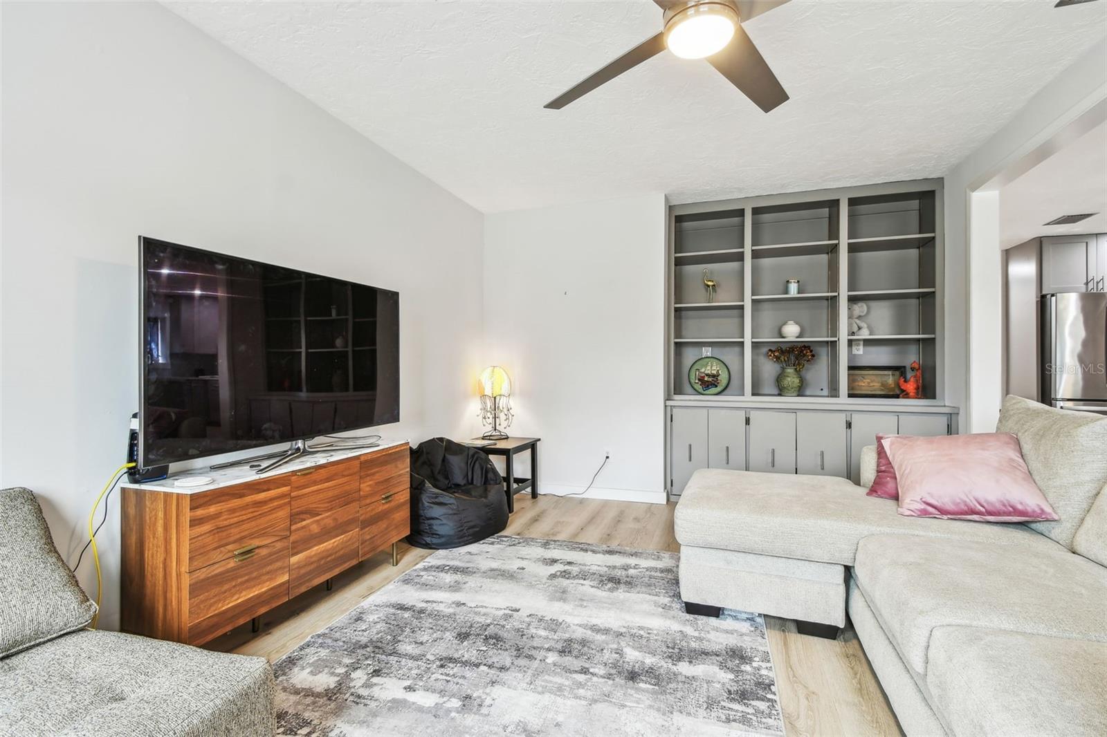 Image 14 of 67 For 4535 33rd Avenue N