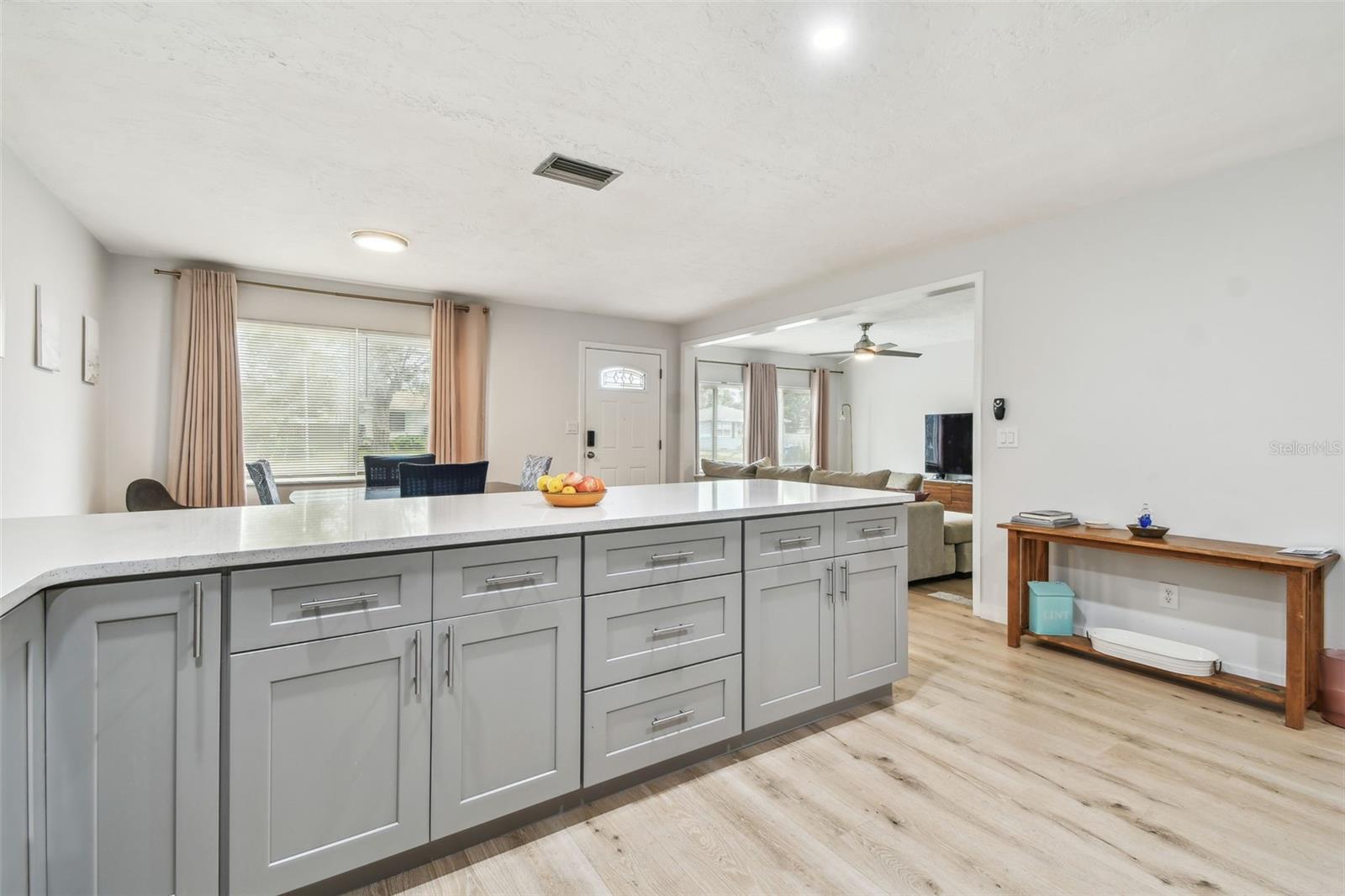 Image 19 of 67 For 4535 33rd Avenue N