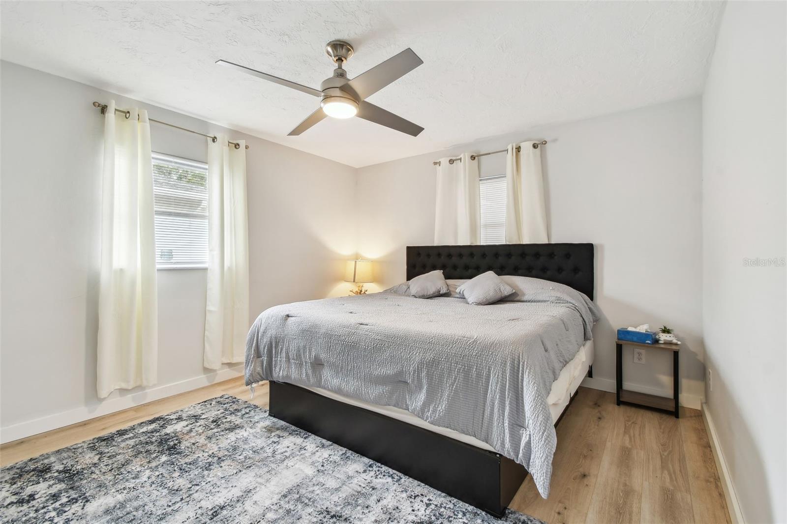 Image 20 of 67 For 4535 33rd Avenue N