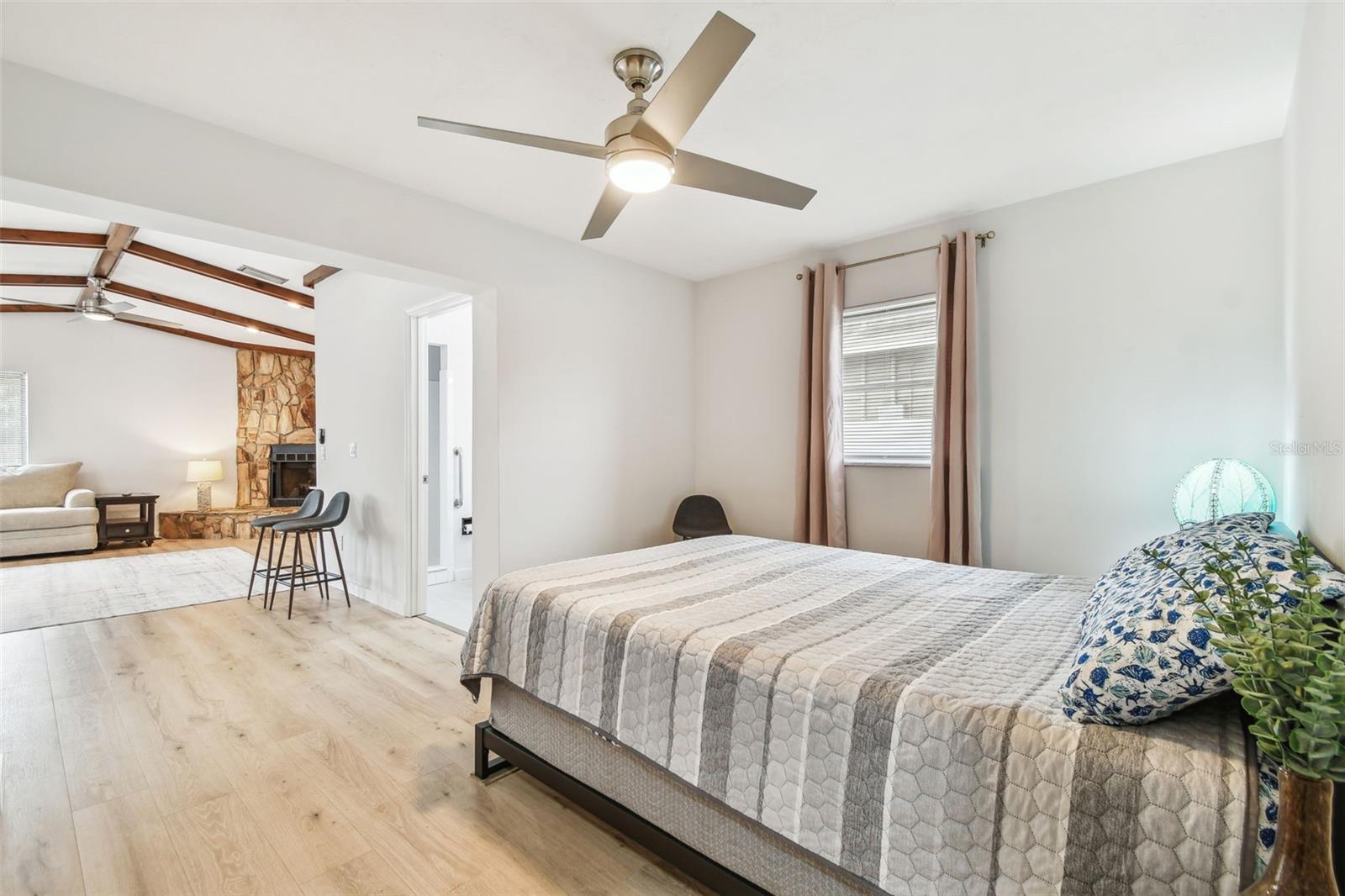 Image 26 of 67 For 4535 33rd Avenue N