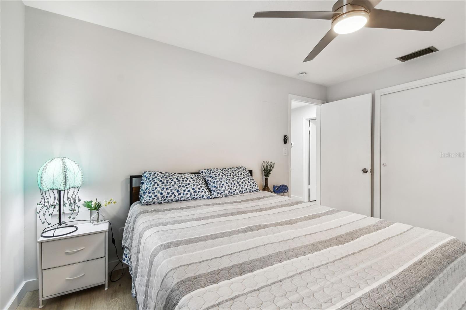 Image 28 of 67 For 4535 33rd Avenue N