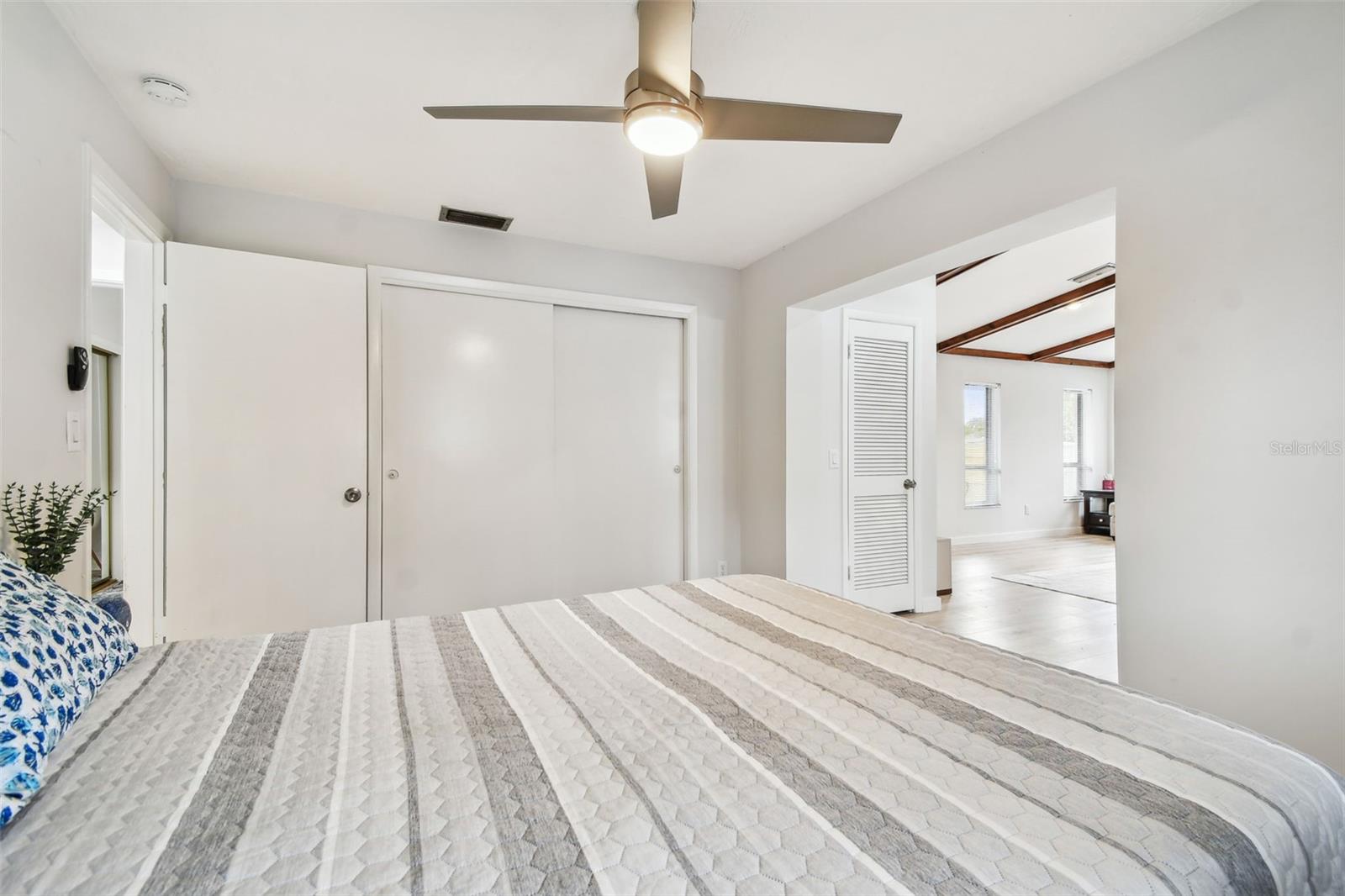 Image 29 of 67 For 4535 33rd Avenue N