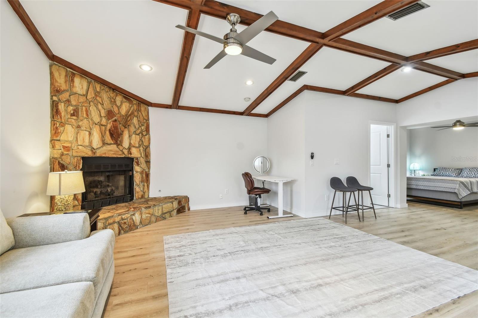 Image 33 of 67 For 4535 33rd Avenue N