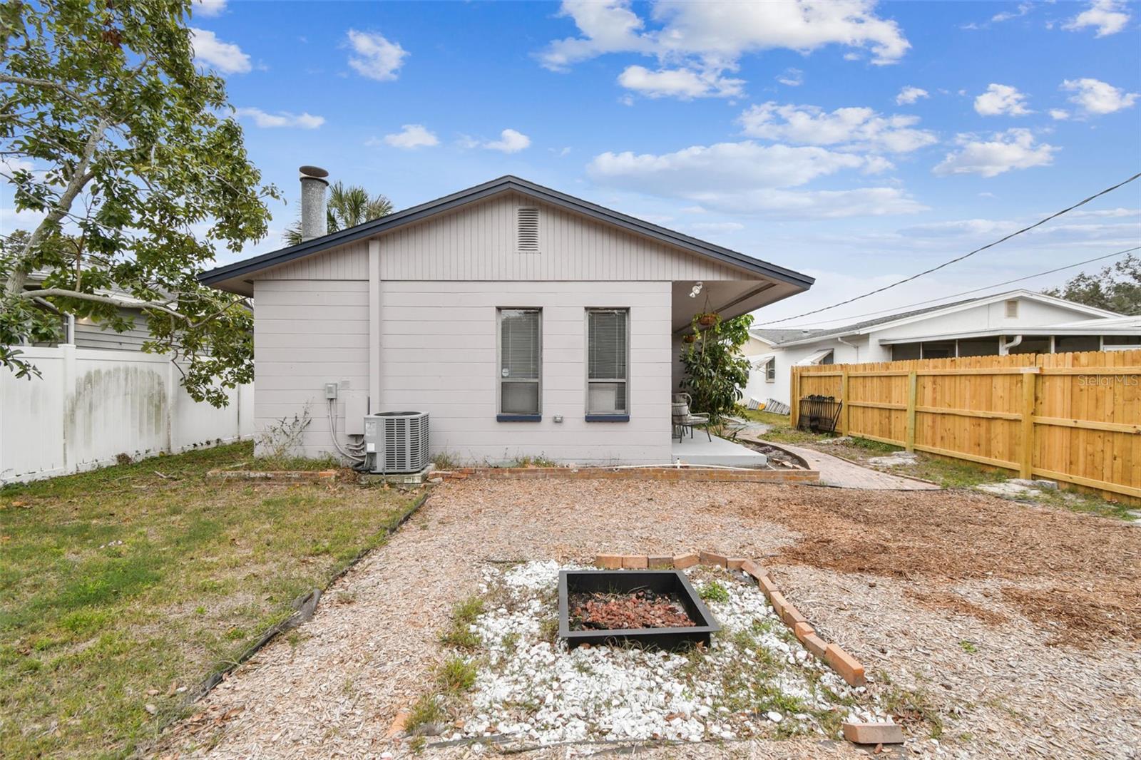 Image 46 of 67 For 4535 33rd Avenue N