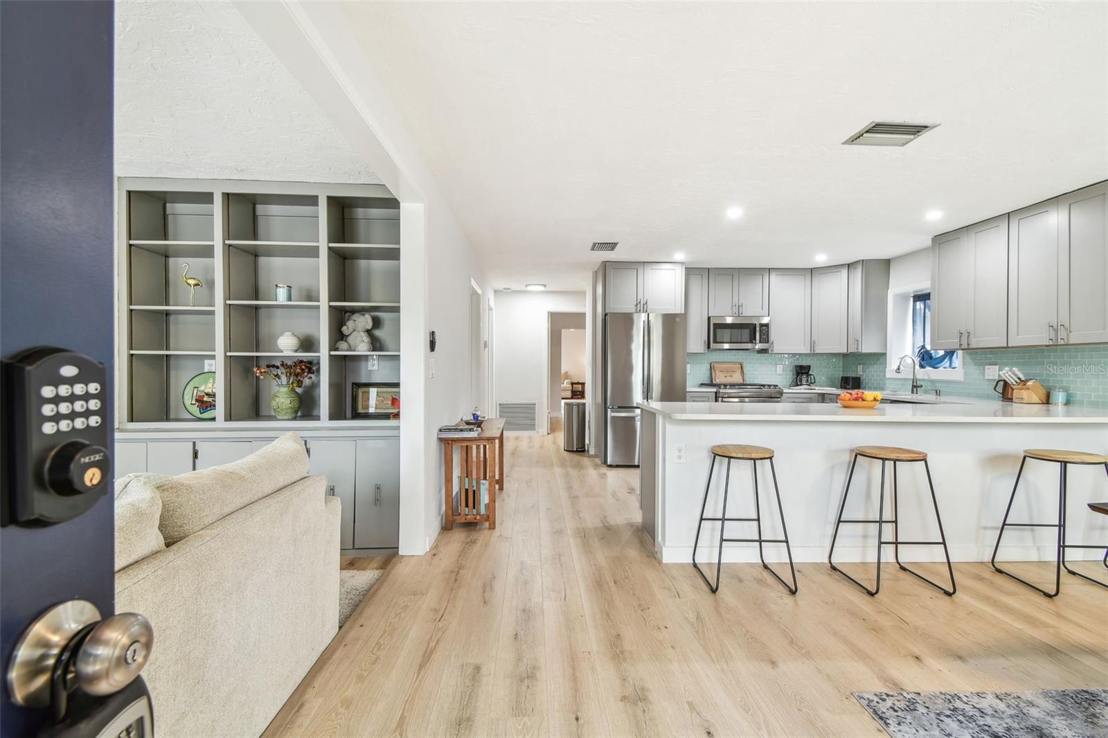 Image 7 of 67 For 4535 33rd Avenue N
