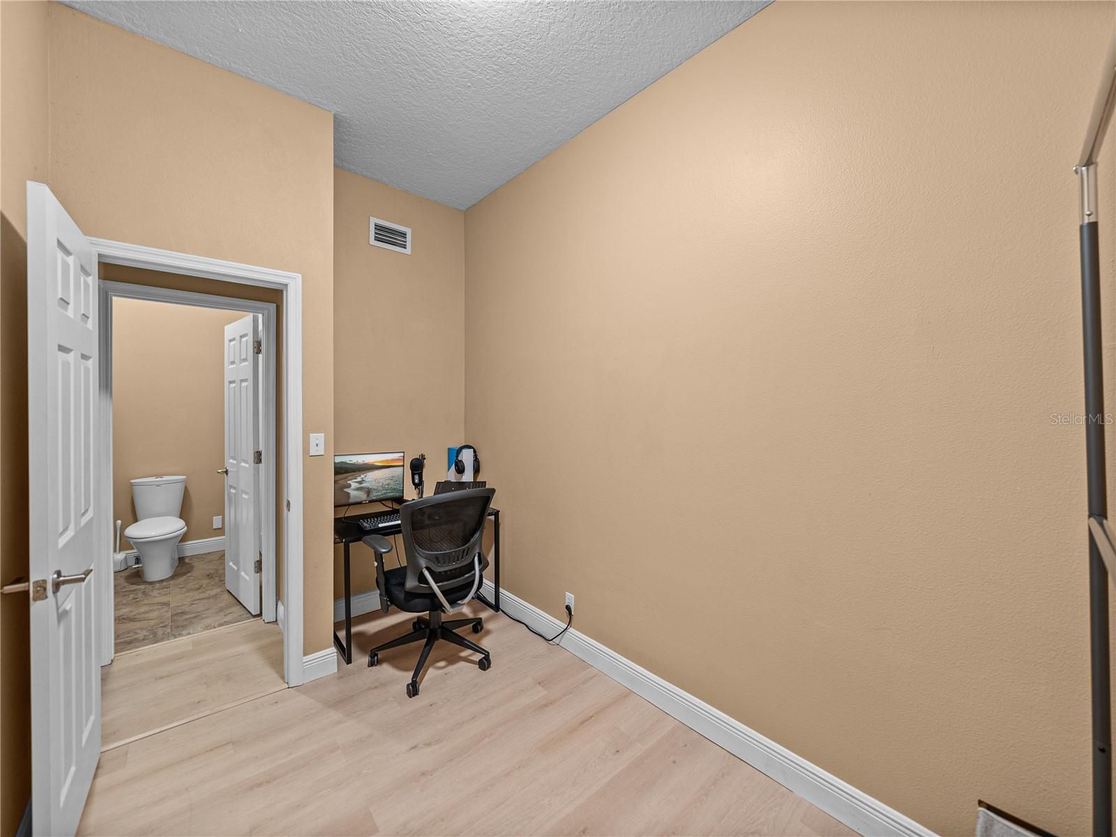 Image 38 of 84 For 31511 Saddle Lane
