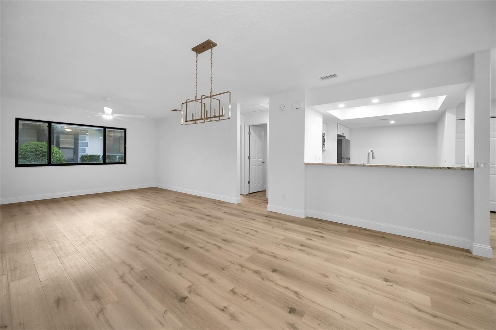 Image 16 of 82 For 2721 Countryside Boulevard 105