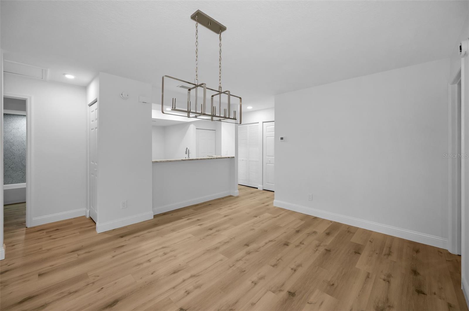 Image 17 of 82 For 2721 Countryside Boulevard 105
