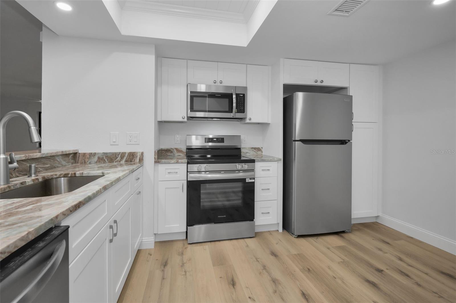 Image 21 of 82 For 2721 Countryside Boulevard 105