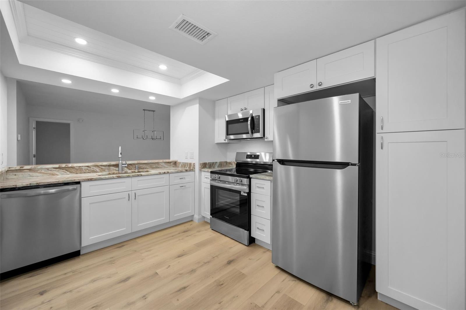 Image 23 of 82 For 2721 Countryside Boulevard 105