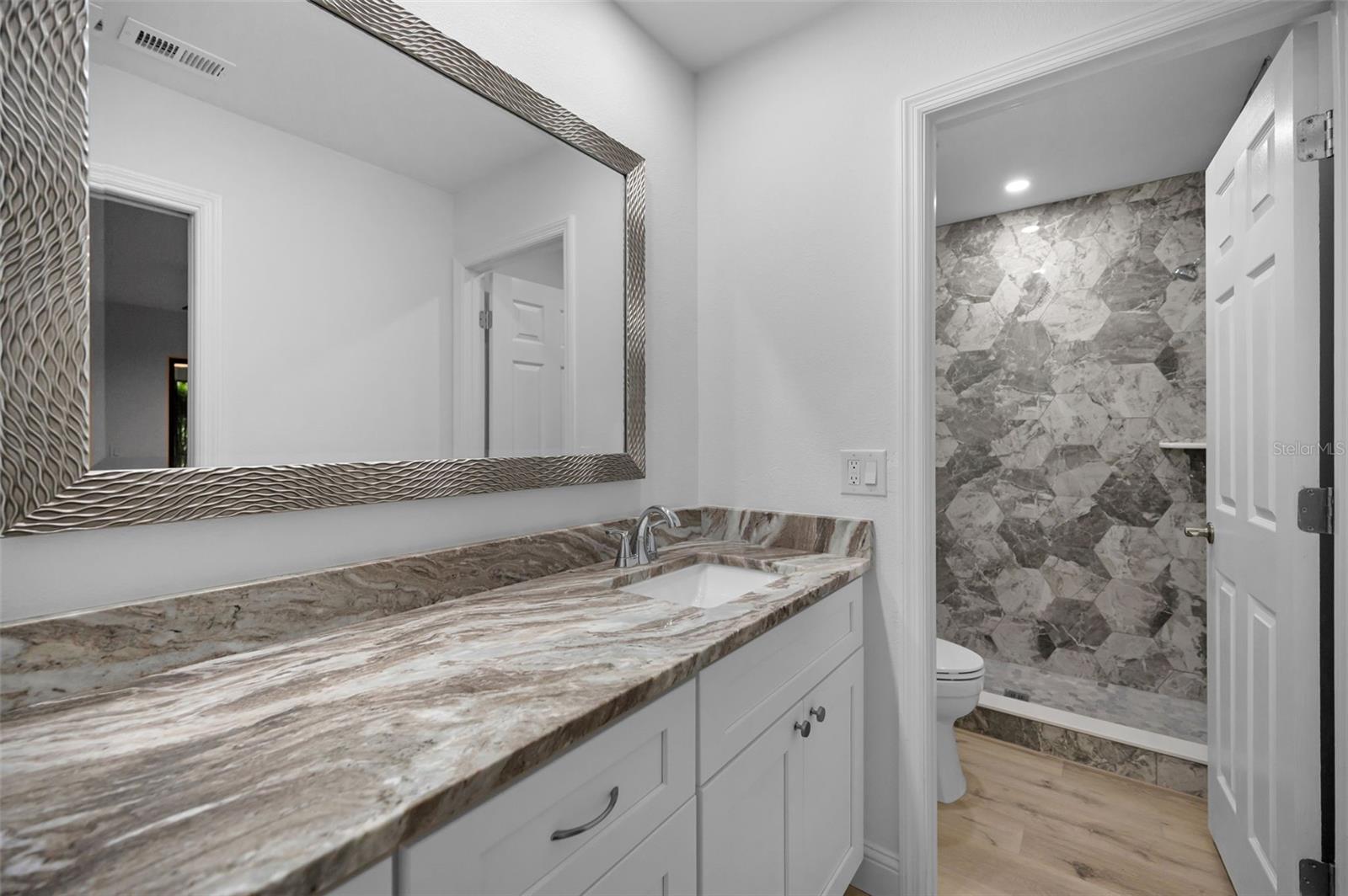 Image 29 of 82 For 2721 Countryside Boulevard 105