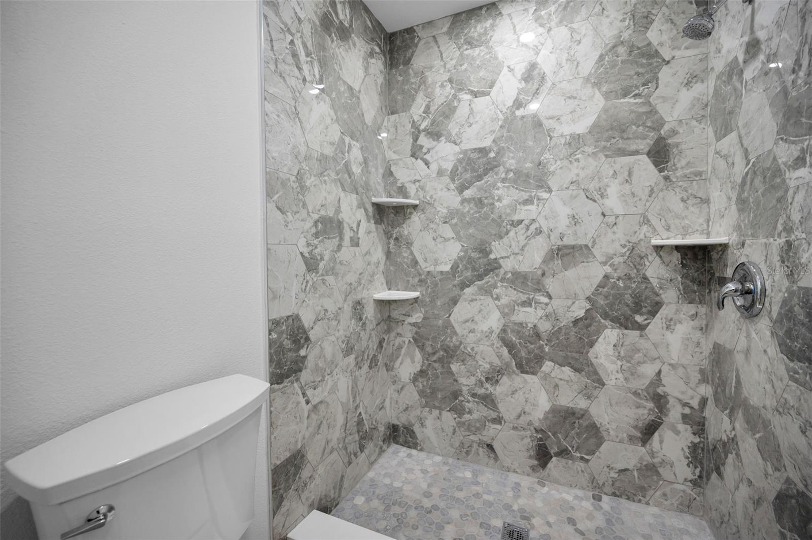 Image 30 of 82 For 2721 Countryside Boulevard 105