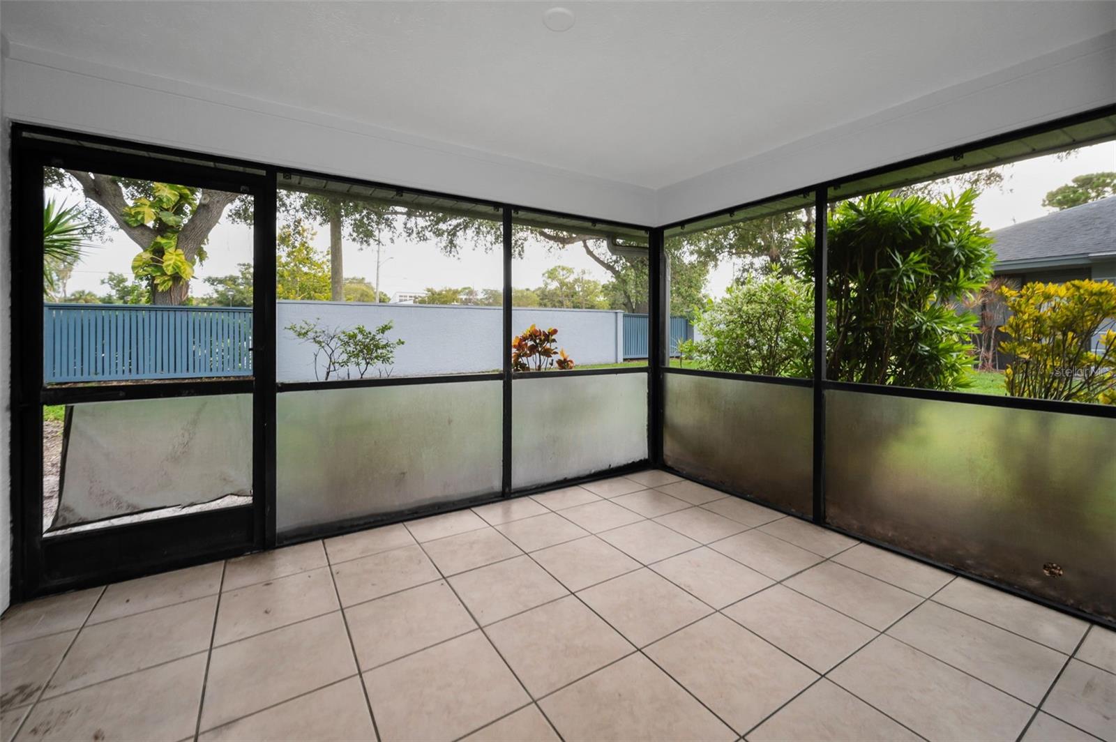 Image 37 of 82 For 2721 Countryside Boulevard 105