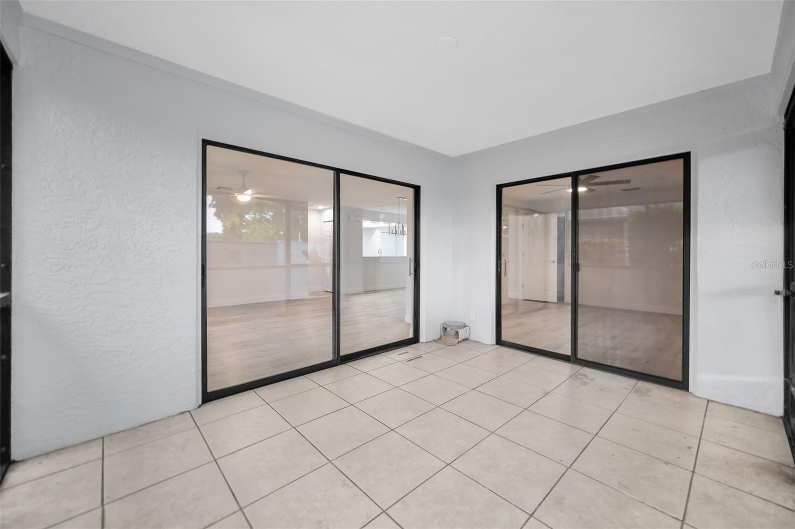Image 40 of 82 For 2721 Countryside Boulevard 105