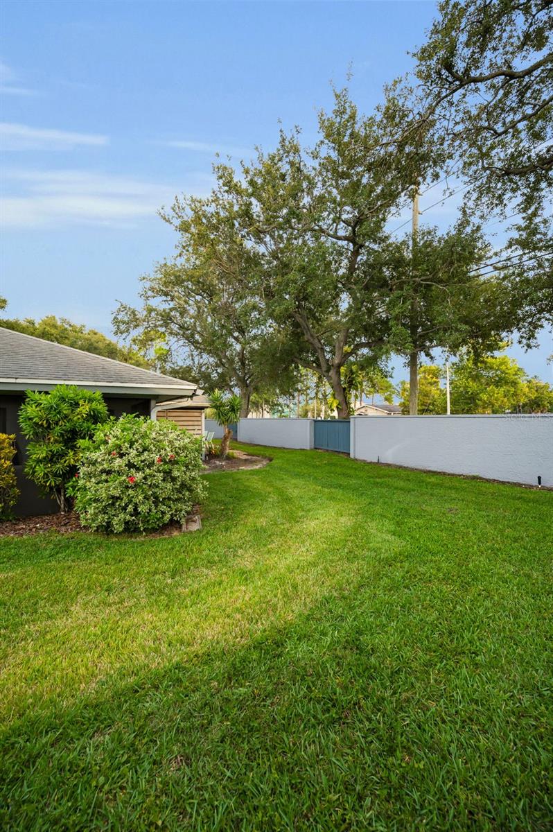 Image 42 of 82 For 2721 Countryside Boulevard 105