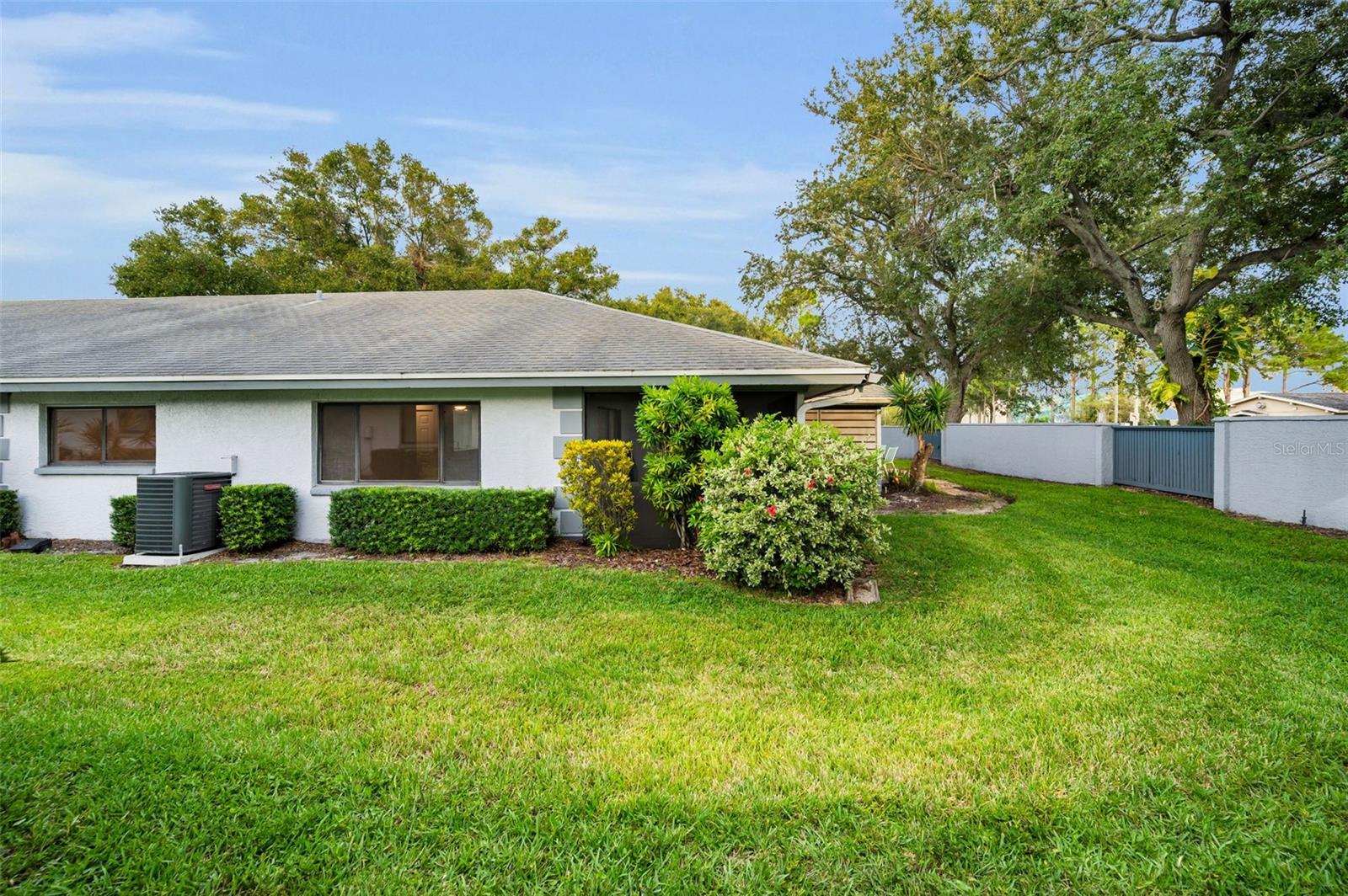 Image 43 of 82 For 2721 Countryside Boulevard 105
