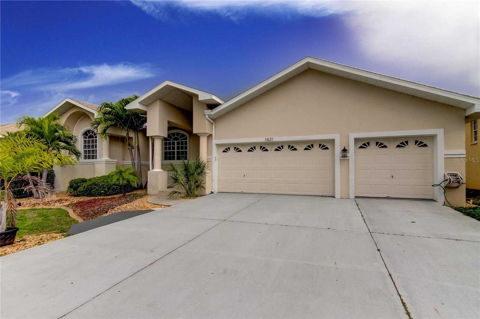 Image 2 of 64 For 1421 Beach Club Lane