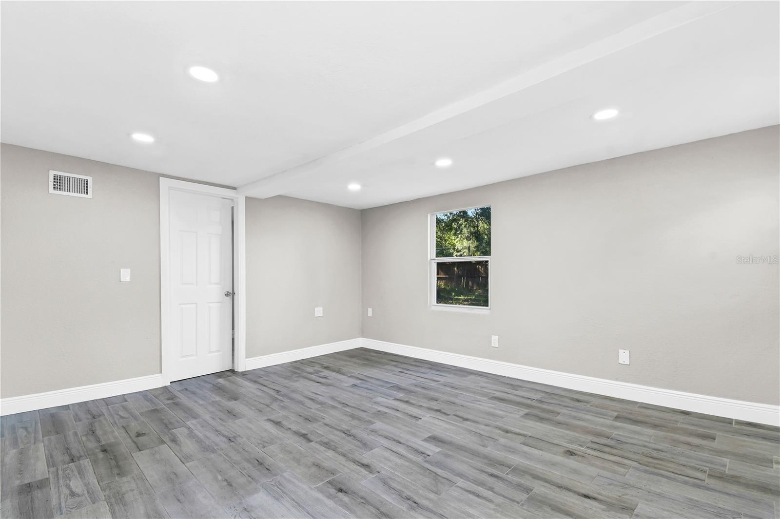 Image 20 of 23 For 7614 Alvina Street