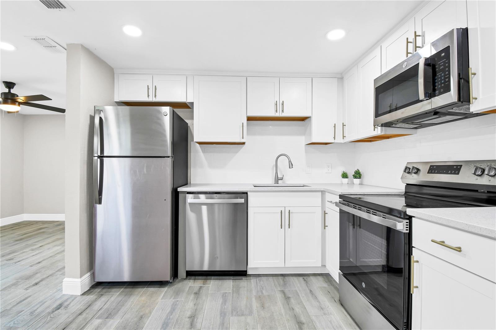 Image 6 of 23 For 7614 Alvina Street