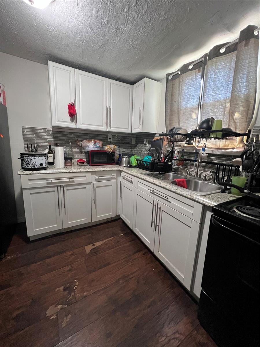 Image 4 of 10 For 8106 Brooks Street