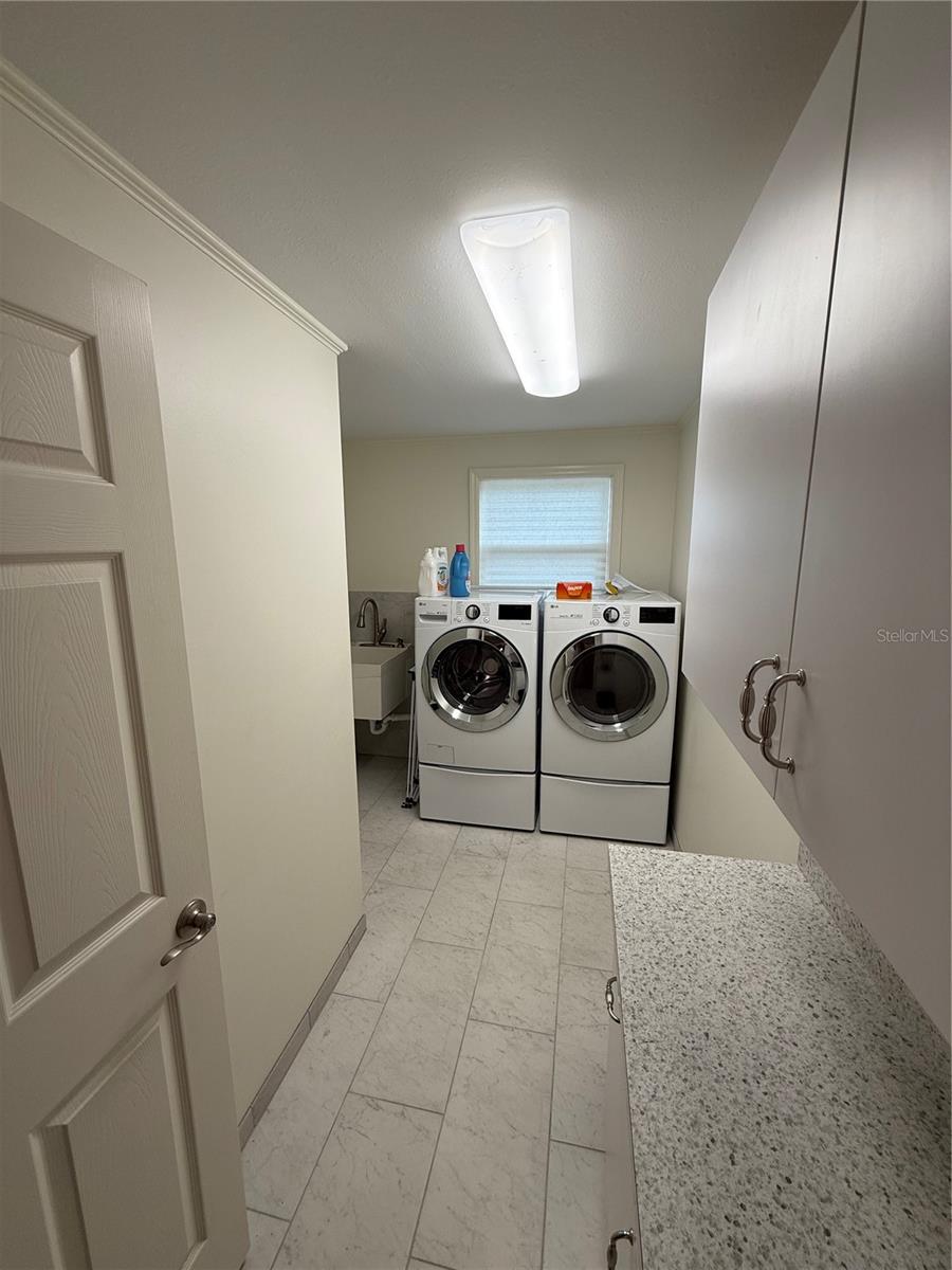 Image 17 of 26 For 5627 20th Street